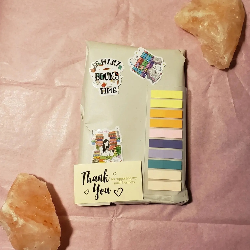 Blind date with Romance book https://emmabearsbooks.etsy.com/listing/1679108354